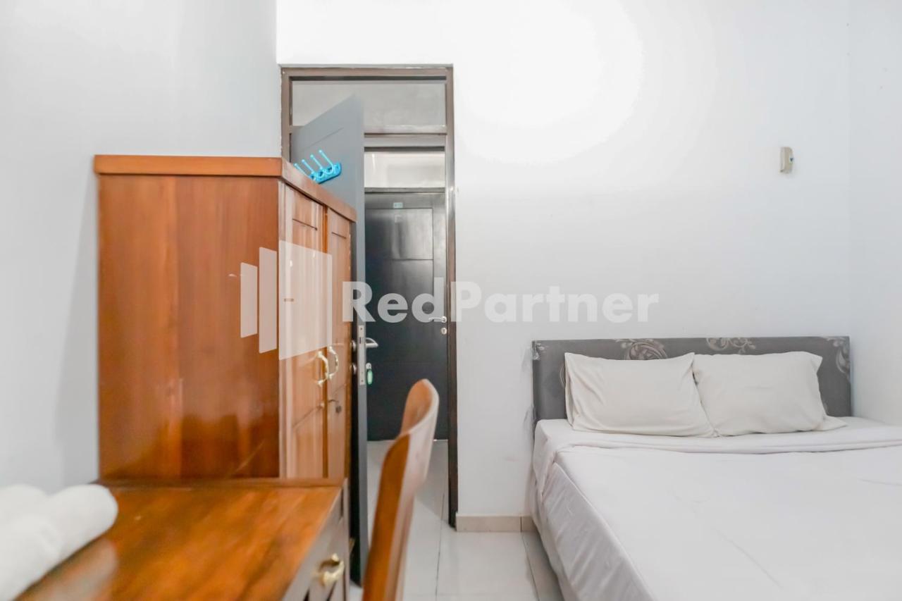 Oyo 2770 Zleepy Wisma Khazri Bogor Buitenkant foto