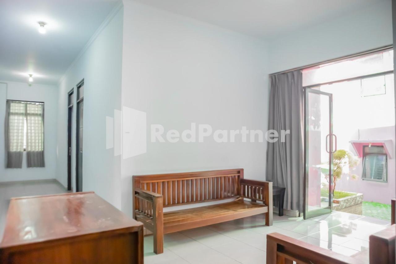 Oyo 2770 Zleepy Wisma Khazri Bogor Buitenkant foto