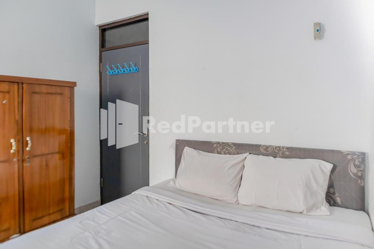 Oyo 2770 Zleepy Wisma Khazri Bogor Buitenkant foto