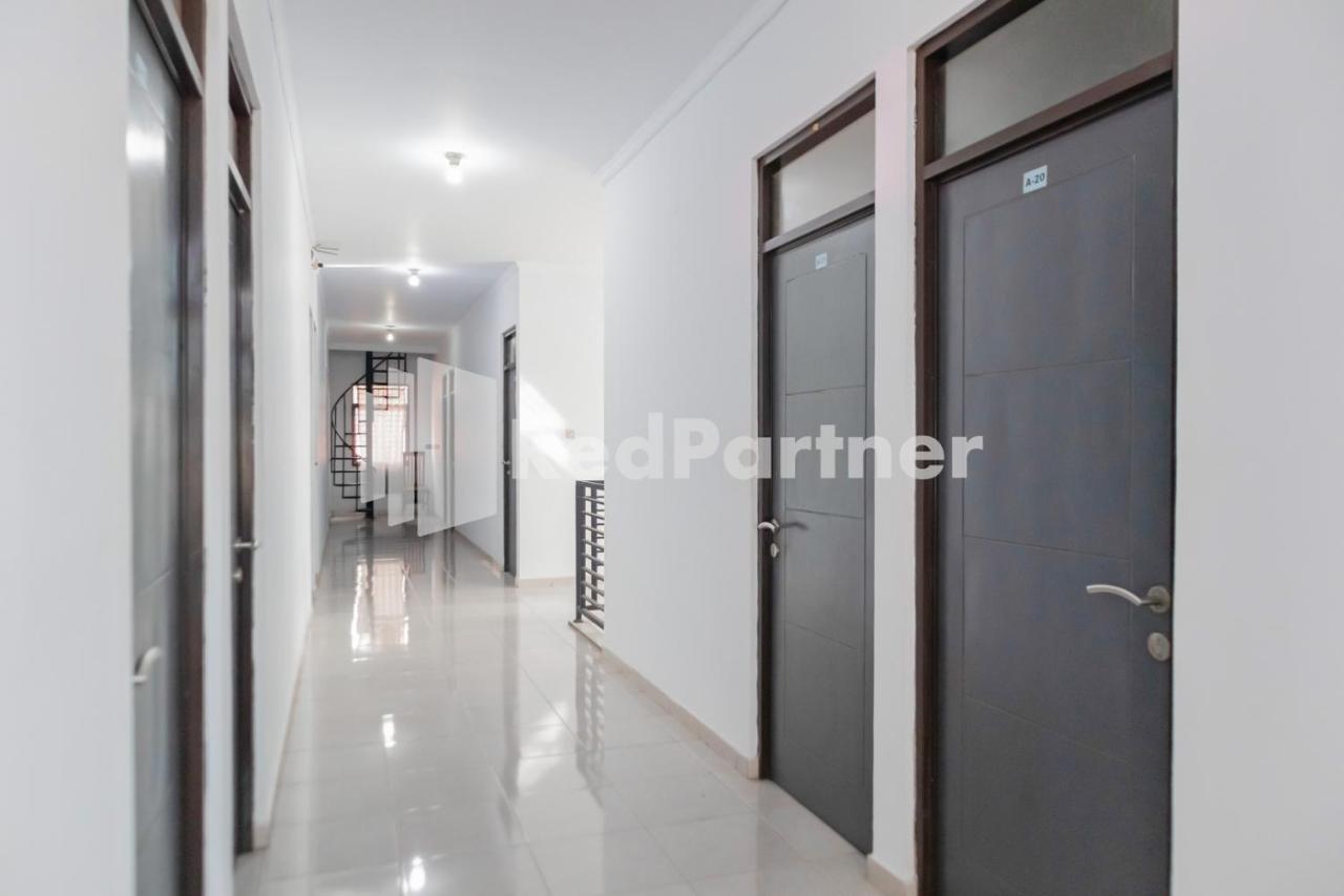 Oyo 2770 Zleepy Wisma Khazri Bogor Buitenkant foto