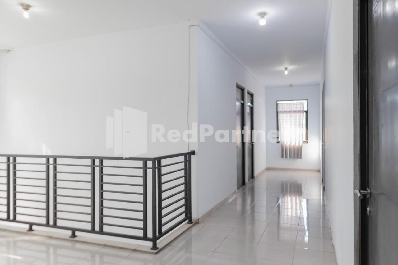Oyo 2770 Zleepy Wisma Khazri Bogor Buitenkant foto
