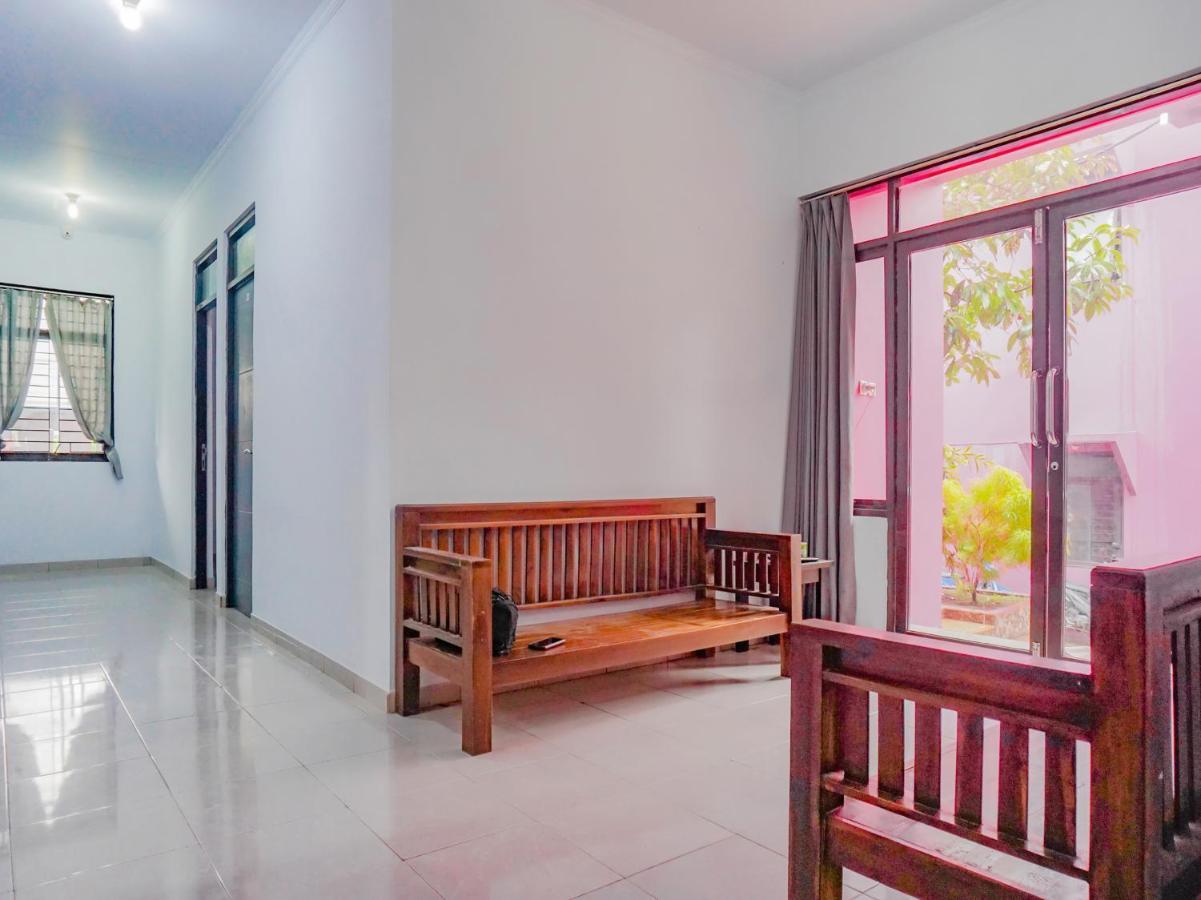 Oyo 2770 Zleepy Wisma Khazri Bogor Buitenkant foto