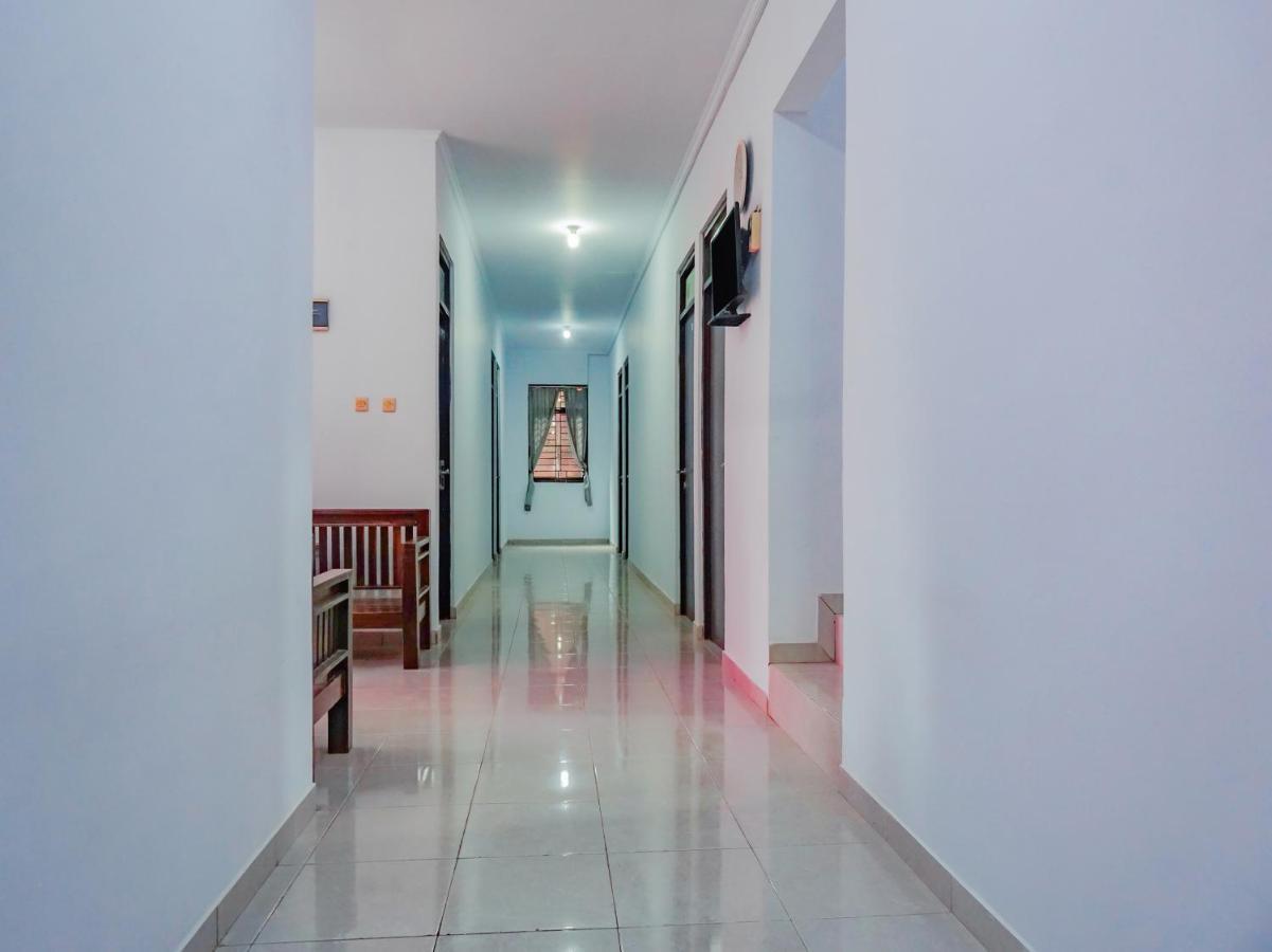 Oyo 2770 Zleepy Wisma Khazri Bogor Buitenkant foto