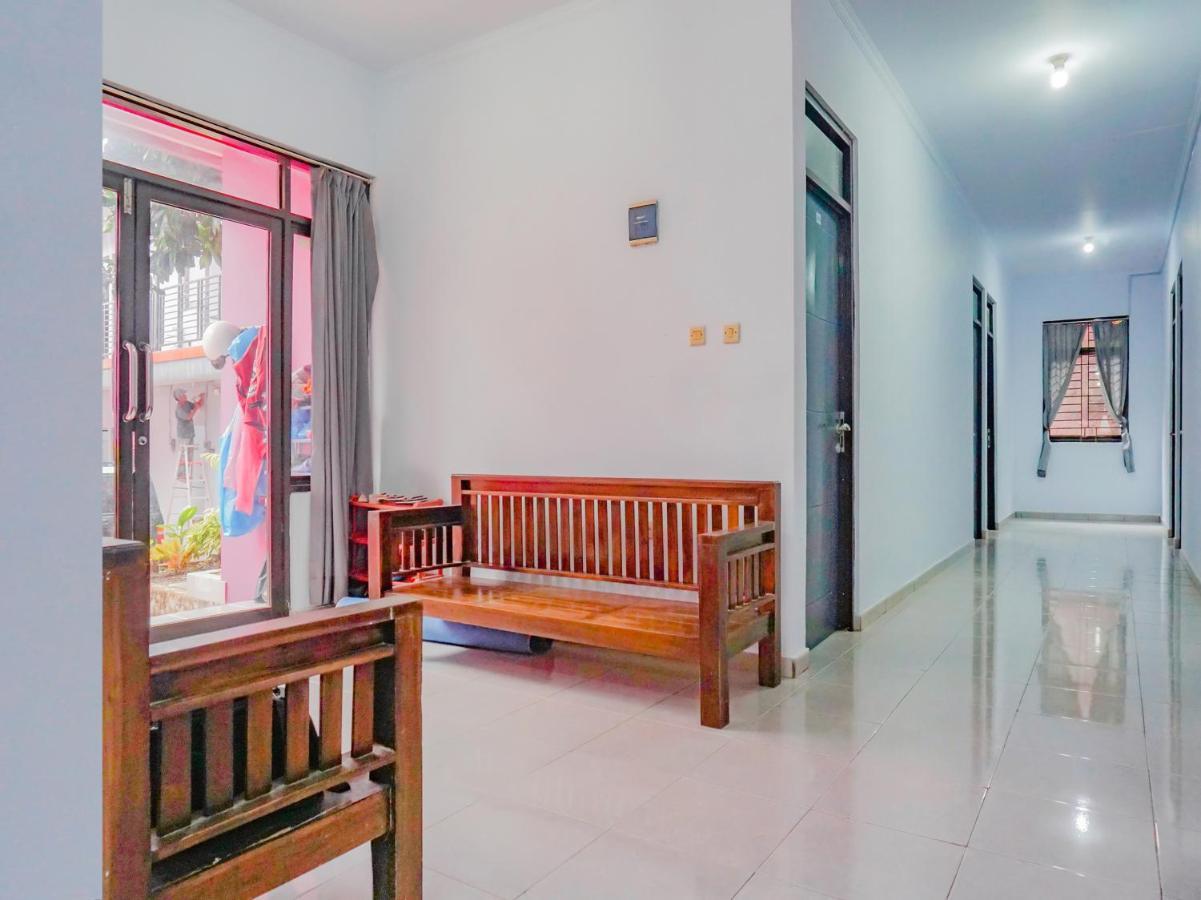 Oyo 2770 Zleepy Wisma Khazri Bogor Buitenkant foto