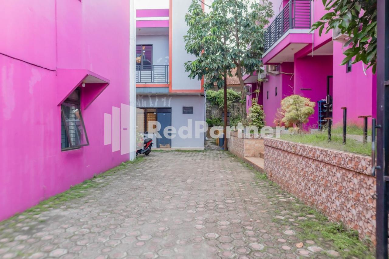 Oyo 2770 Zleepy Wisma Khazri Bogor Buitenkant foto
