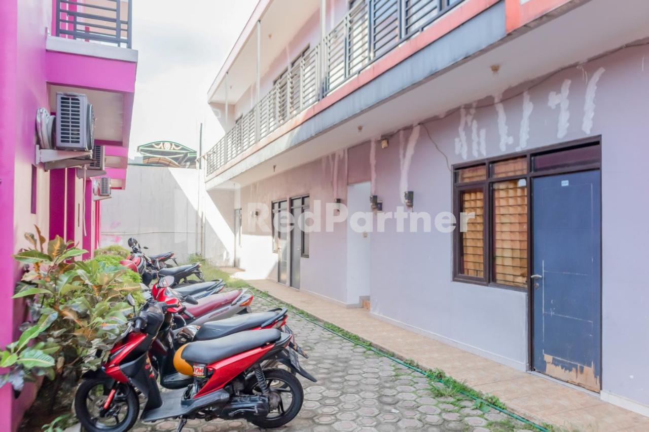 Oyo 2770 Zleepy Wisma Khazri Bogor Buitenkant foto
