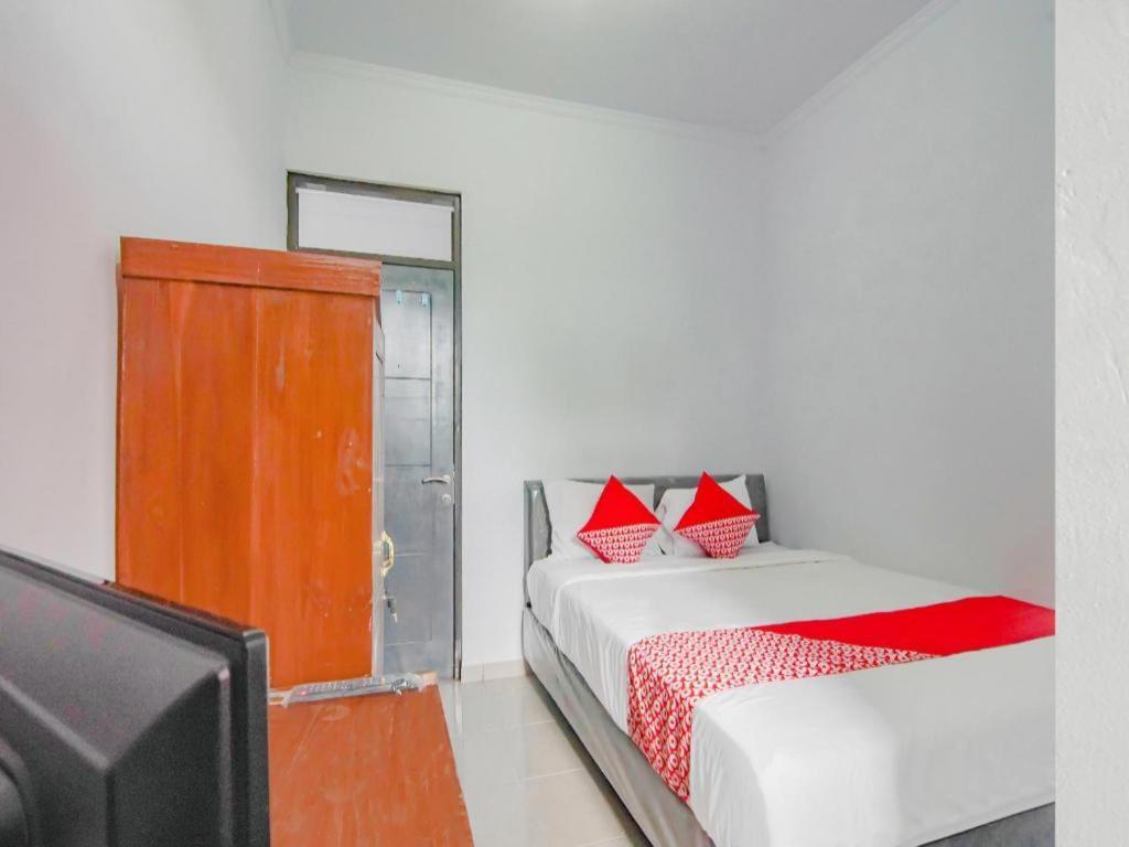Oyo 2770 Zleepy Wisma Khazri Bogor Buitenkant foto